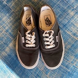 Vans Black/White Authentics